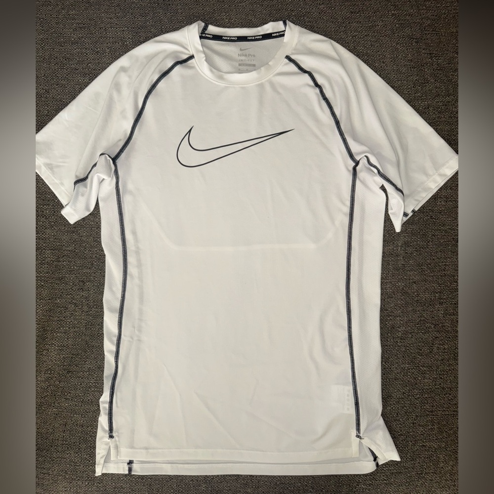 EUC Nike Pro Dri-Fit Men White Athletic T-Shirt Slim Fit Medium